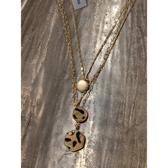 FINAL PRICE! Lucky Brand Gold-Tone Animal-Print Disc Layered Pendant Necklace - Picture 5 of 7